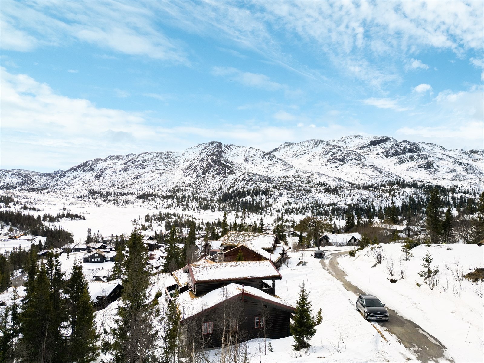 Nærområdet byr også på milevis med langrennsløyper som i vintersesongen prepareres daglig. Her finner du nybegynnerløyper på to kilometer og også en flott høyfjellstur på 23 kilometer, rundt Heddersfjell. Galleribilde