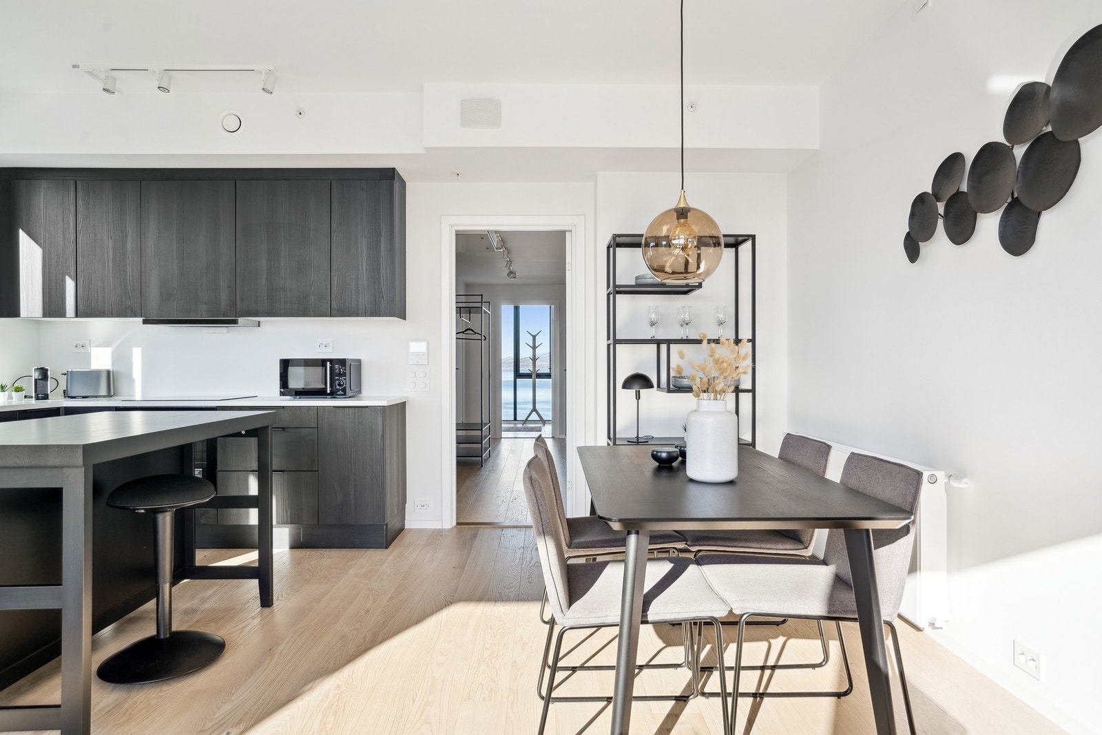 Her kan du kose deg med familie og venner til en trivelig middag. Galleribilde