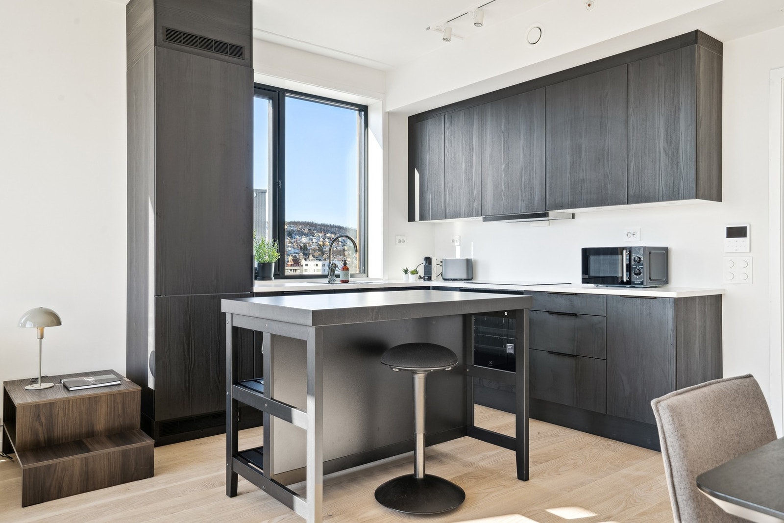 Kjøkkenøyen er et sosialt midtpunkt. Galleribilde