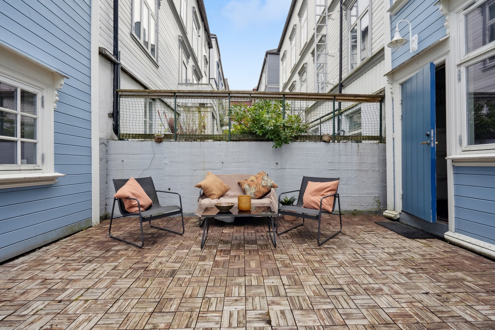 Leiligheten har en attraktiv beliggenhet på Møllenberg, med kort gangavstand til Trondheim sentrum. Med egen inngang får du eneboligfølelsen i leilighetsform - helt for deg selv! Galleribilde