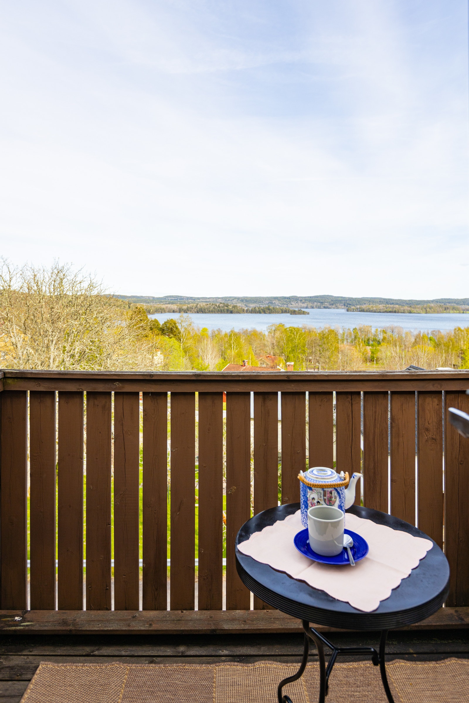 Balkong med sjöutsikt Galleribilde