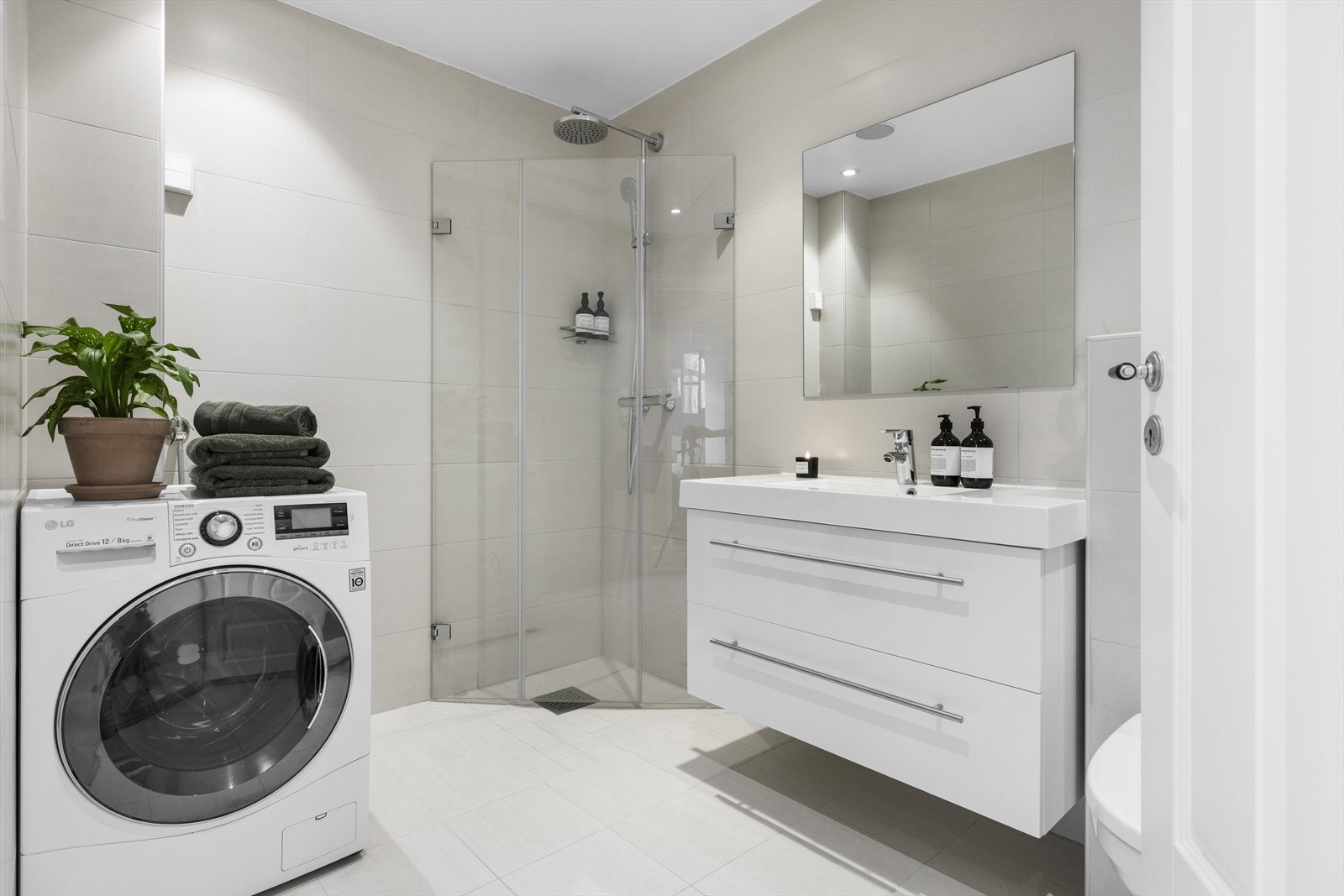 Leiligheten ble totaloppusset i 2015 og holder høy standard Galleribilde