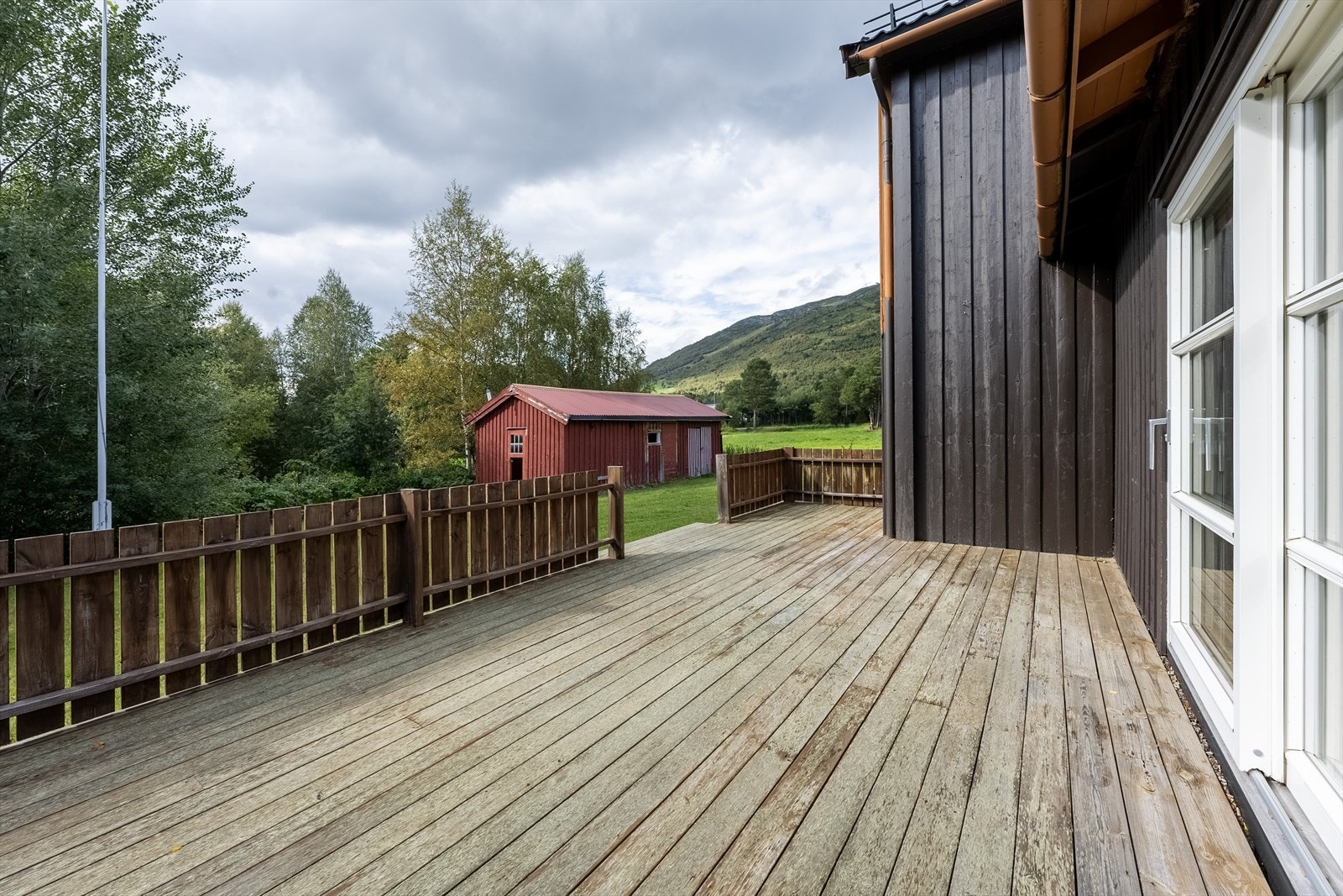 Stor terrasse mot sørvest Galleribilde