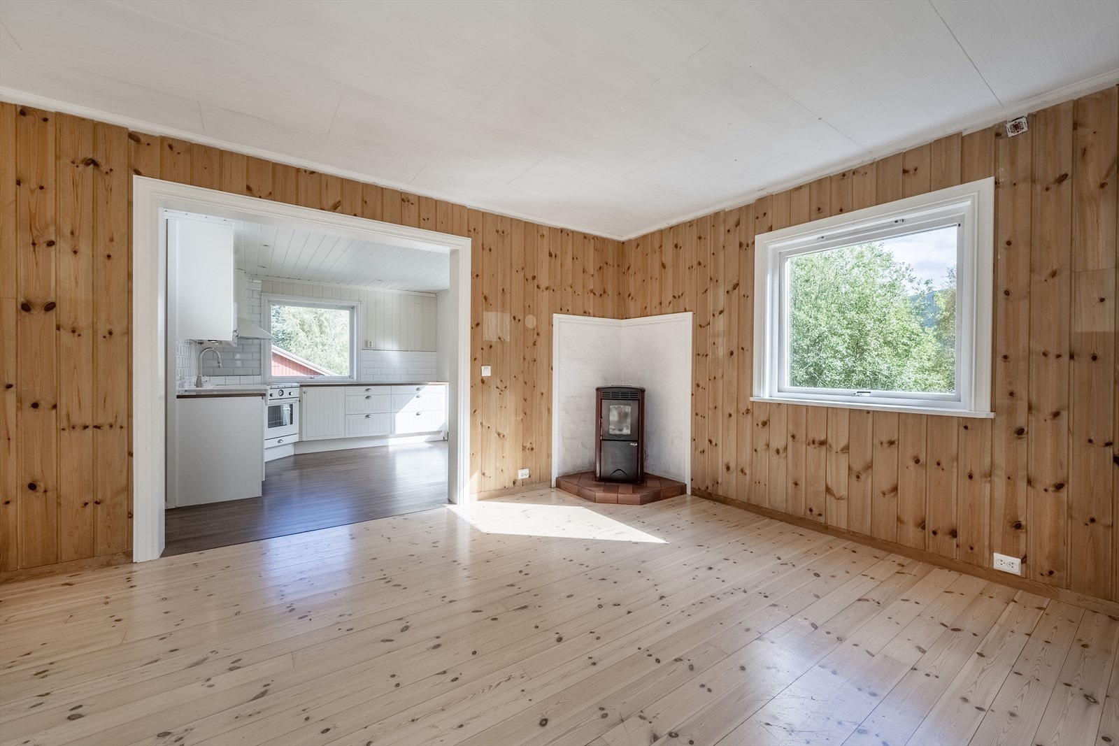 Stue med pelletsovn Galleribilde