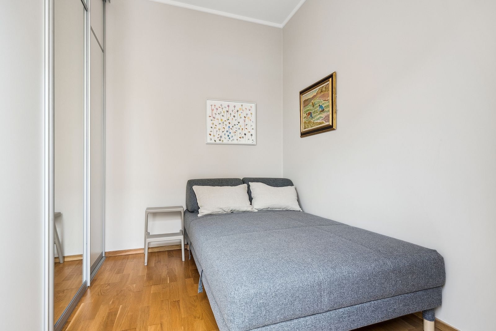 Eget disponibelt rom med inngang fra takterrasse som kan brukes som kontor eller trengingsrom Galleribilde