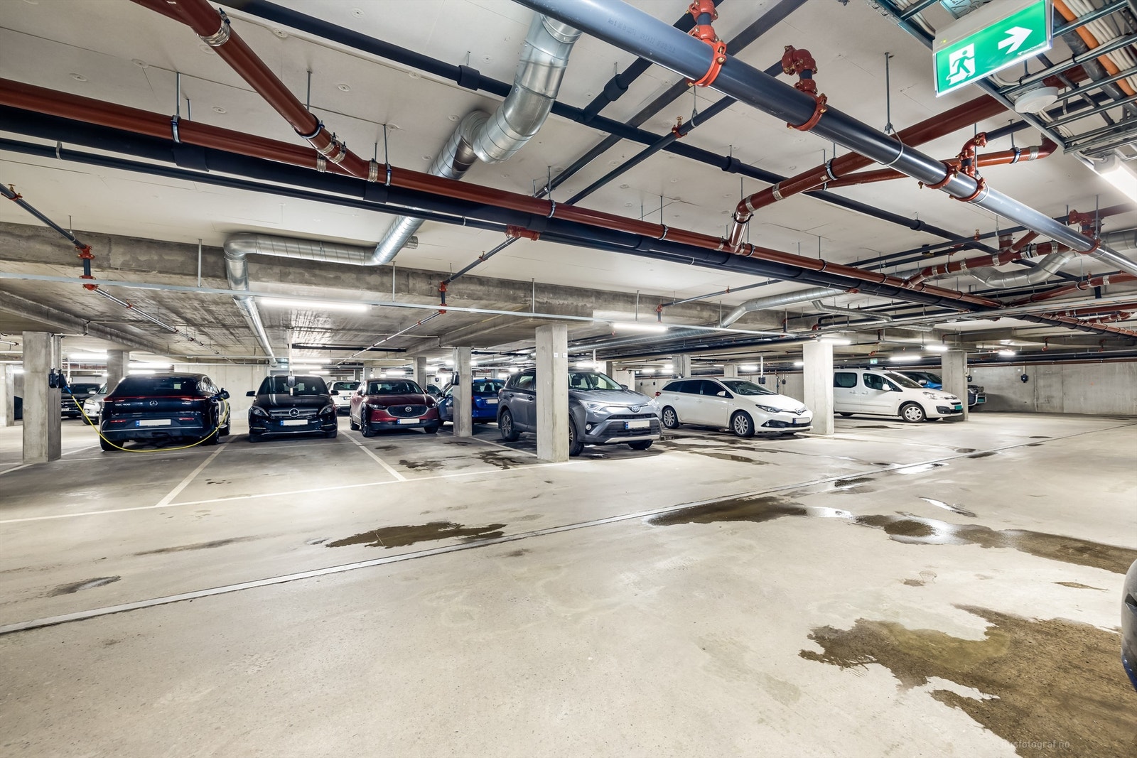 Arkivfoto - Leiligheten har fast parkeringsplass i felles anlegg (plass nr. 57) Galleribilde