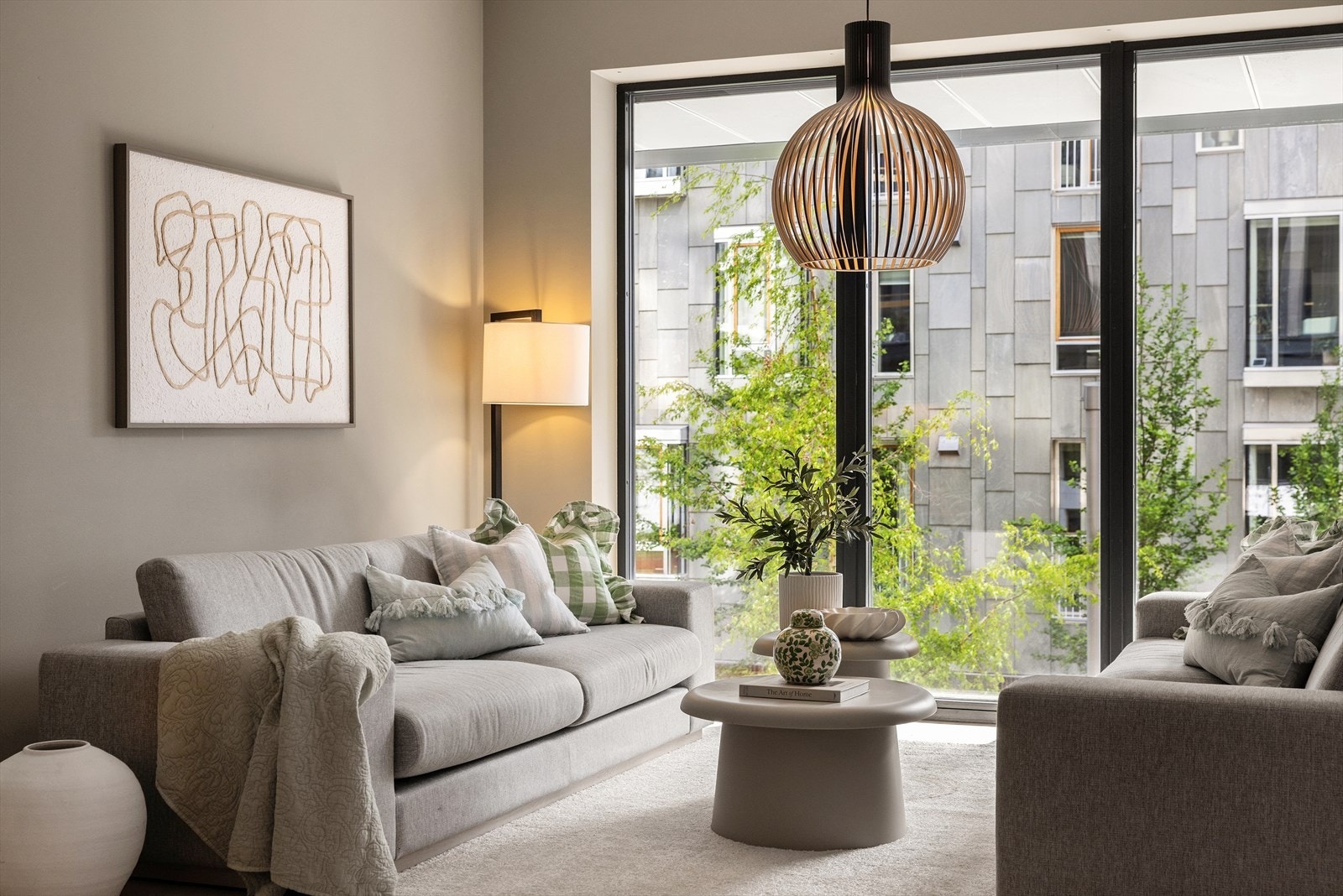 Leiligheten er utstyrt med balansert ventilasjonsanlegg som sørger for jevn luftutskifting og et behagelig inneklima hele året. Galleribilde