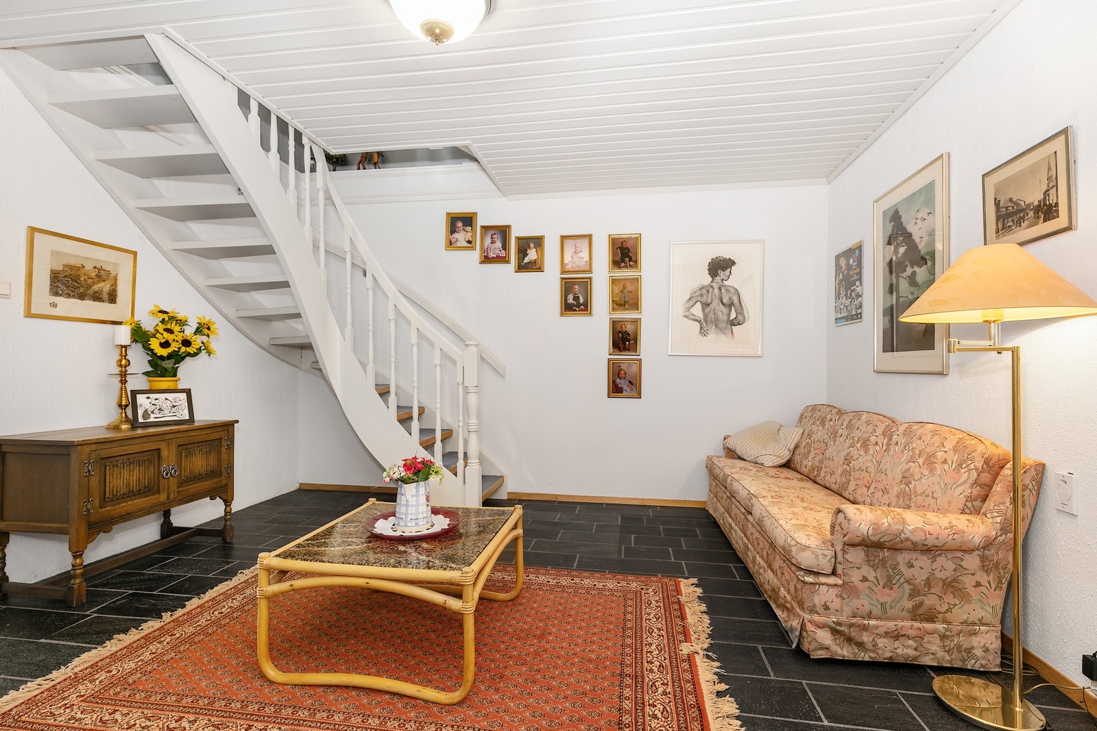 Hall i underetasje Galleribilde