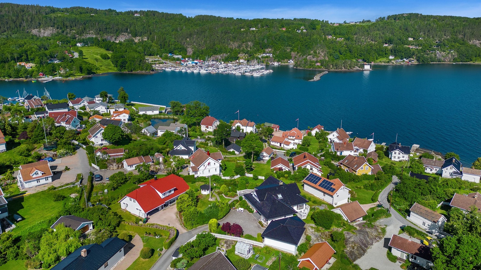 Utsikt mot båthavnen Galleribilde