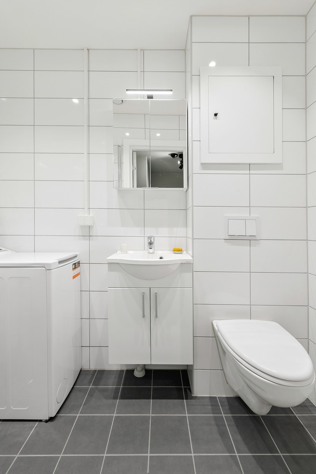 Delikat baderom rehabilitert av sameiet i 2020 Galleribilde