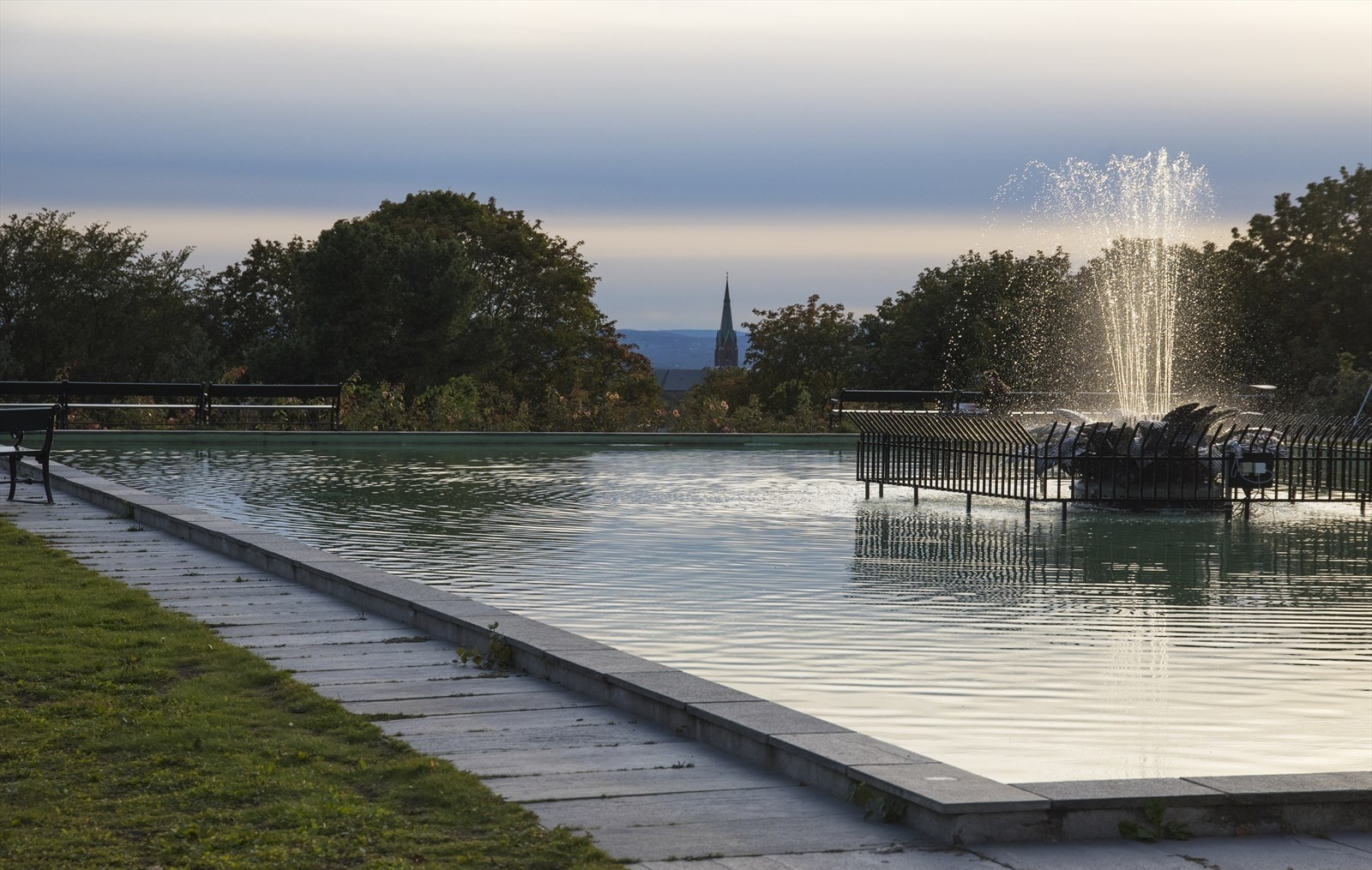 Vannspeilet i St. Hanshaugen park ligger bare en kort spasertur unna. Galleribilde
