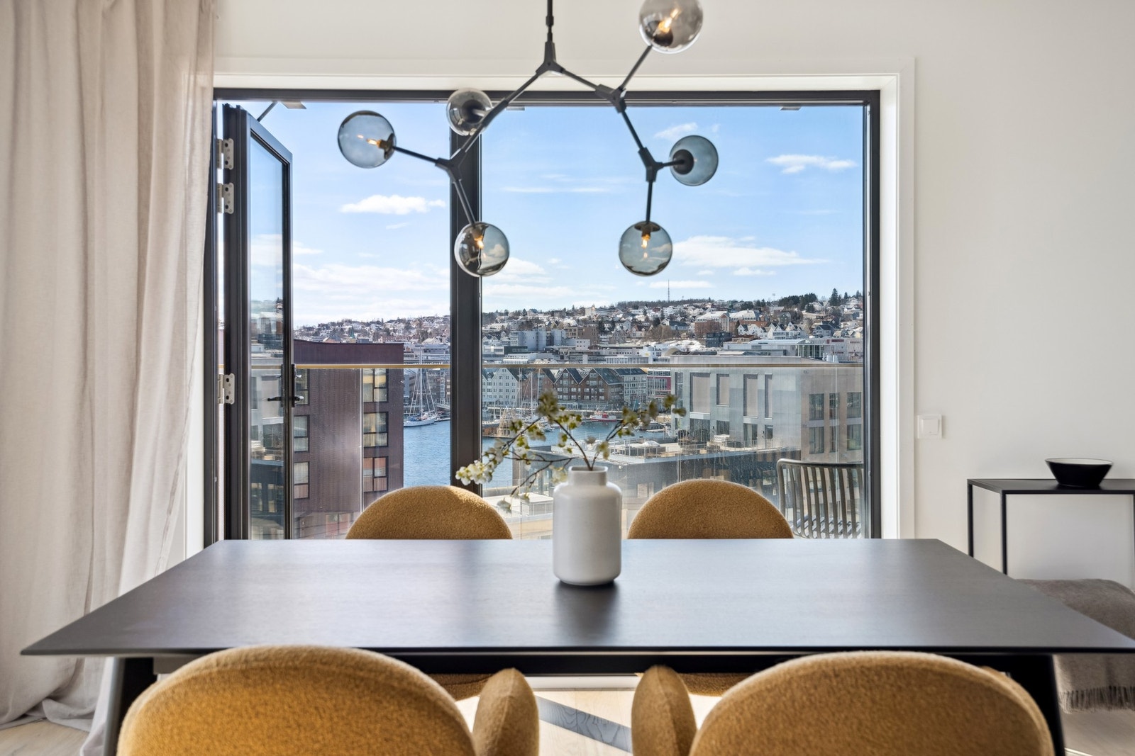 Velkommen til Gjøastredet 37, her presentert av Eiendomsmegler 1 Rødbanken. Foto: EFKT Galleribilde