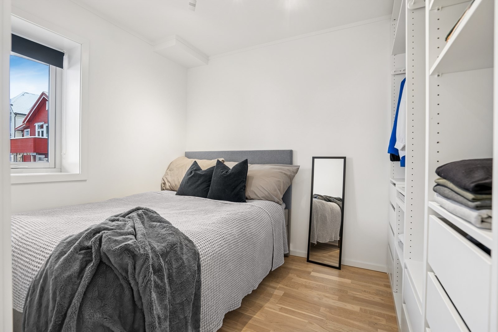 Leiligheten har et soverom. Galleribilde
