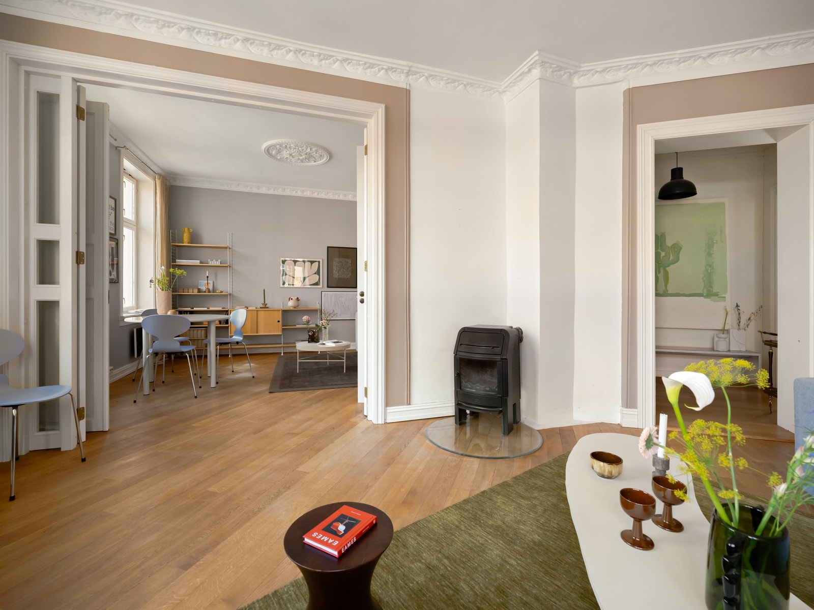 Den geniale planløsningen gjør at følelsen av lys og plass blir helt spesiell. Galleribilde