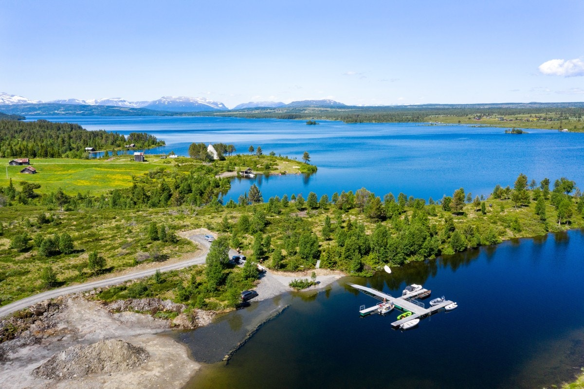 Oset småbåthavn, med egen rampe for utsetting av småbåter. Galleribilde