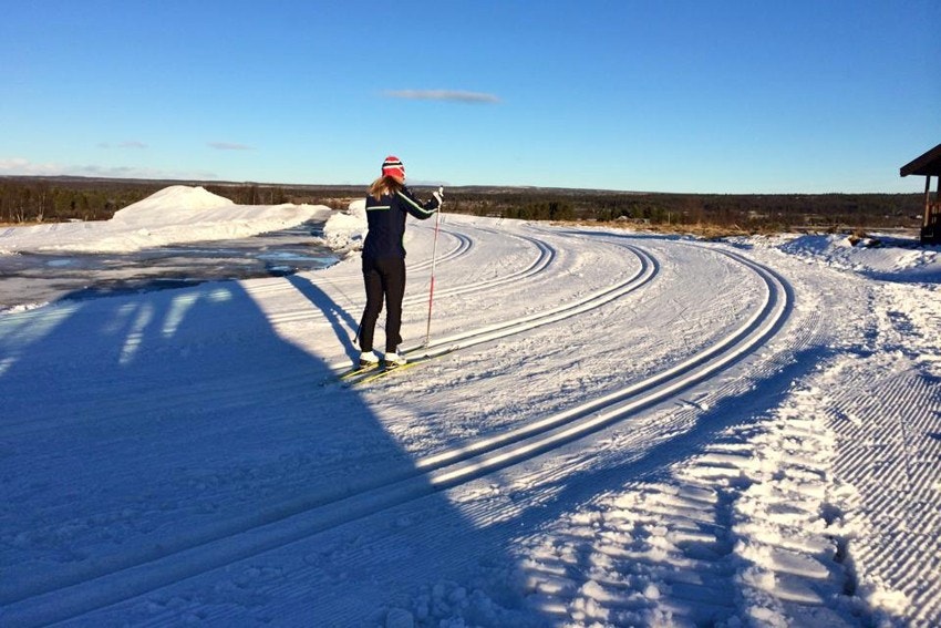 Med snøproduksjonsanlegg på Oset sikrer man tidlig skiløyper. Galleribilde