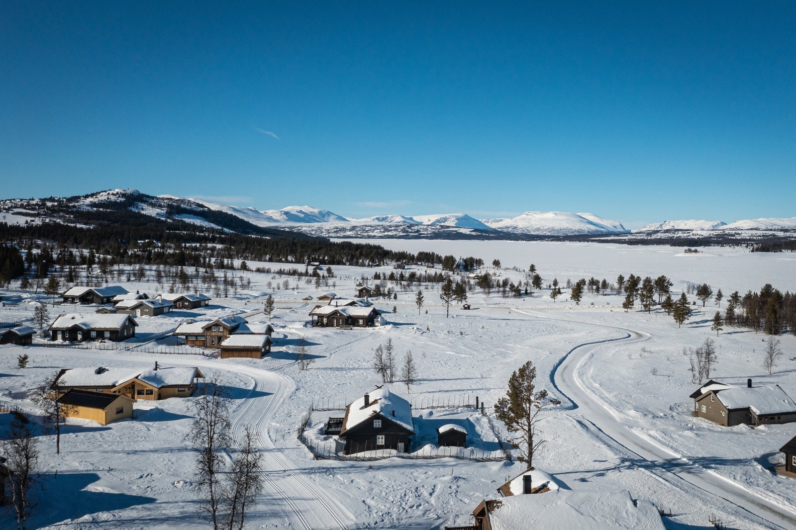 Med hele 320 kilometer med oppkjørte løyper, rikelig med vandre- og sykkelstier og flere alpinanlegg, er snøsikre Golsfjellet et av våre mest populære fjellområder. Galleribilde