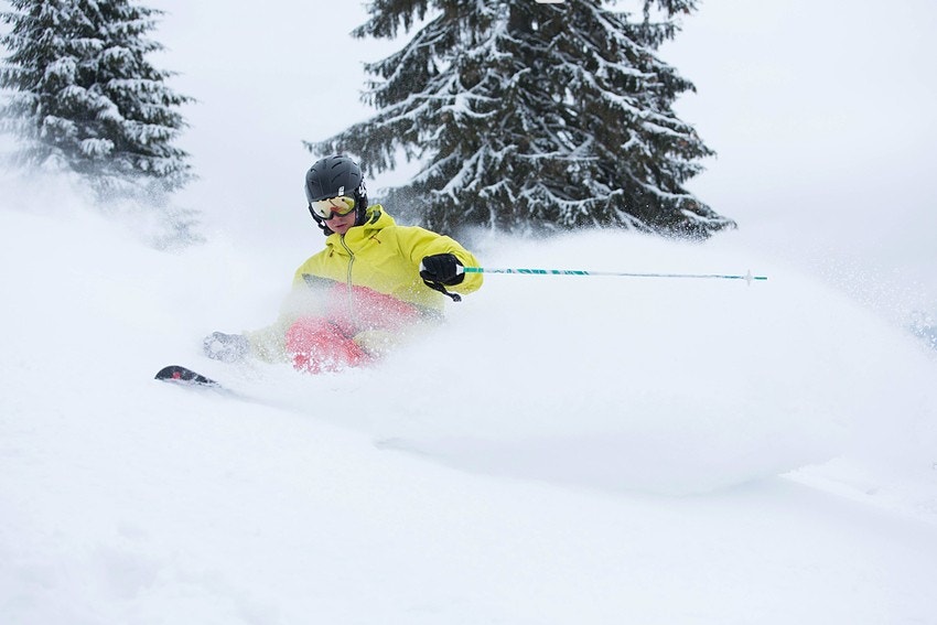 Ved Storefjell Hotell ligger Storefjell Ski - og Akesenter. Senteret har tre heiser og åtte nedfarter i ulik lengde og vanskelighetsgrad. De har eget barneområde, terrengpark og kjelkebakke. Galleribilde