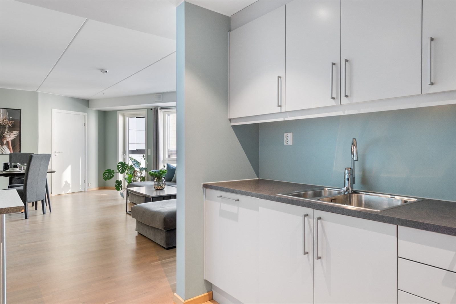 Gjennomgående god og moderne standard - her kan du flytte rett inn! Galleribilde