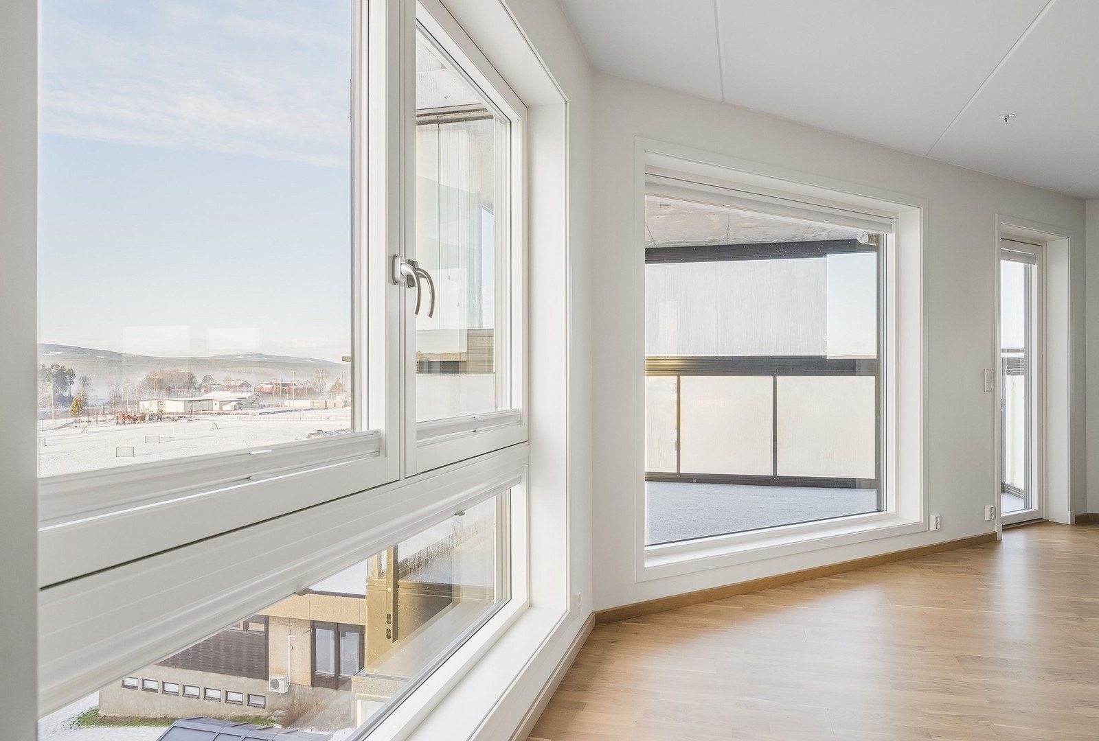 Boligen har vannbåren gulvvarme og balansert ventilasjon. Galleribilde