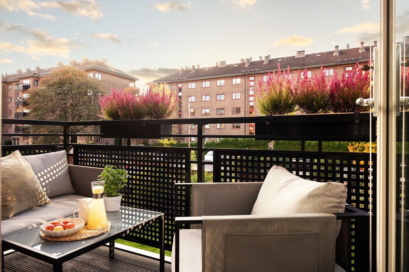 En lys og innbydende 2-roms leilighet med attraktiv beliggenhet og solrik balkong. Galleribilde