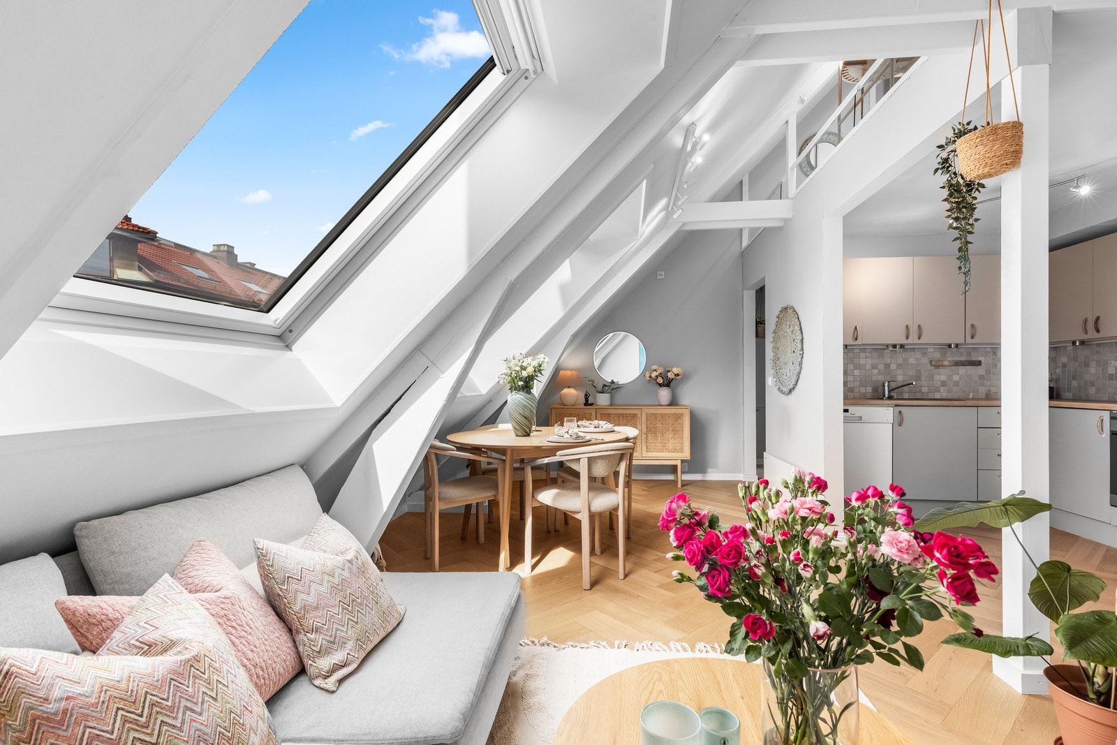 Innflytningsklar, lekker leilighet som passer perfekt for deg som ønsker å bo tilbaketrukket men sentralt på Sagene Galleribilde