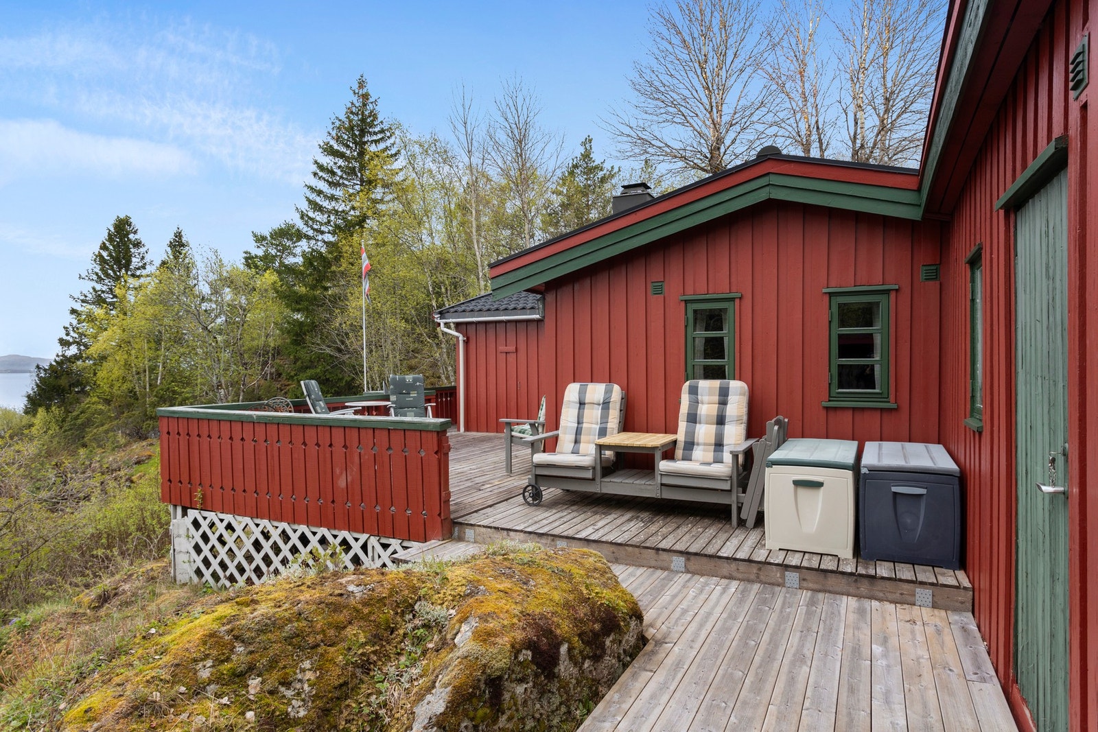 Bod på 6 kvm med tilkomst fra verandaen. Galleribilde