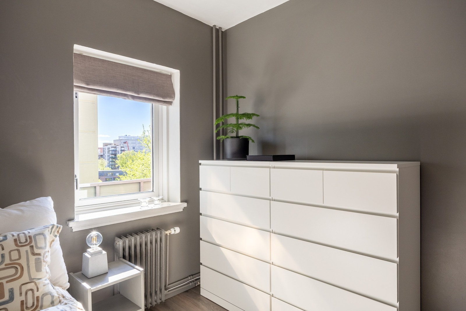 Det er også plass til oppbevaringsmøbler. Galleribilde