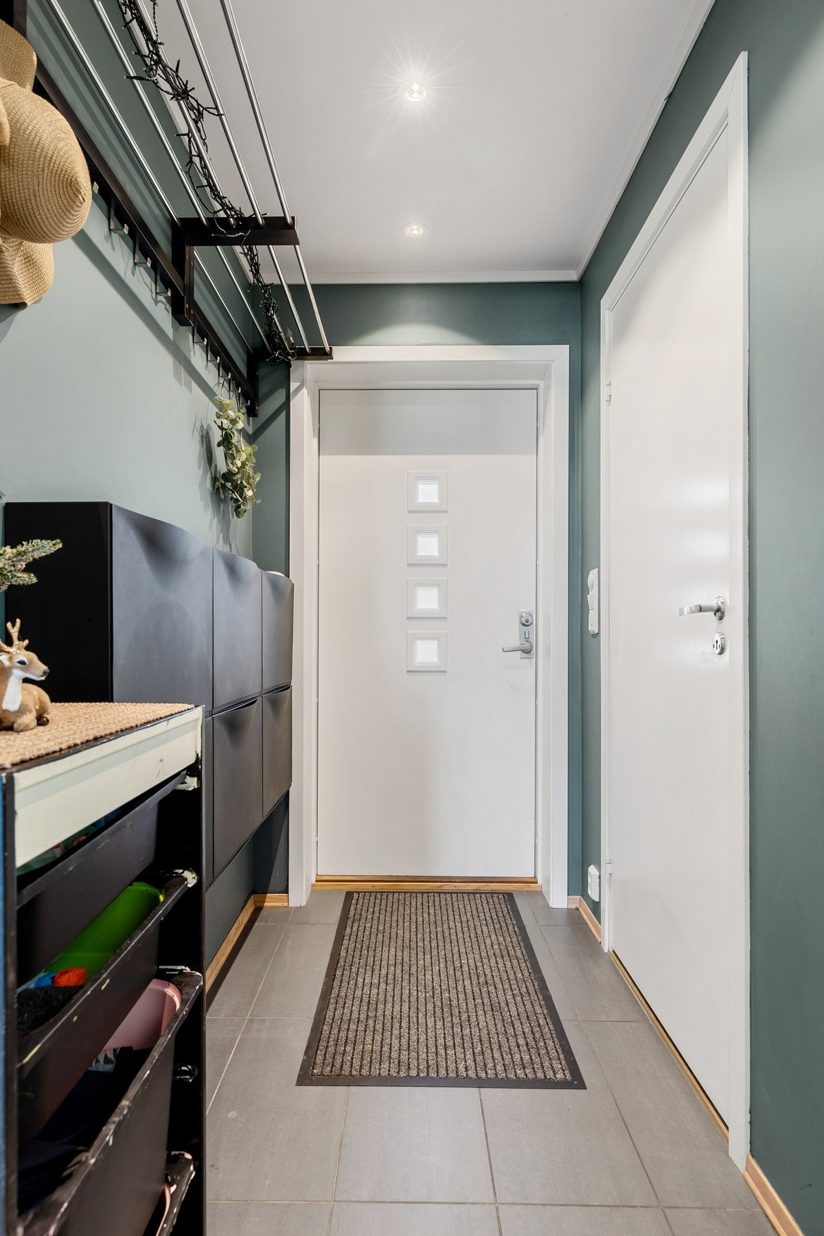 Praktisk entré med gulvvarme Galleribilde