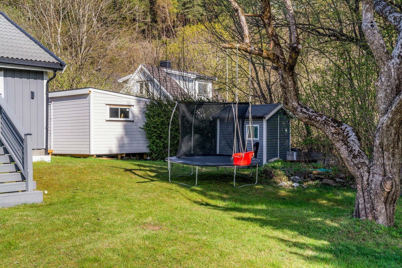 Hagen har god boltreplass for store og små. Galleribilde