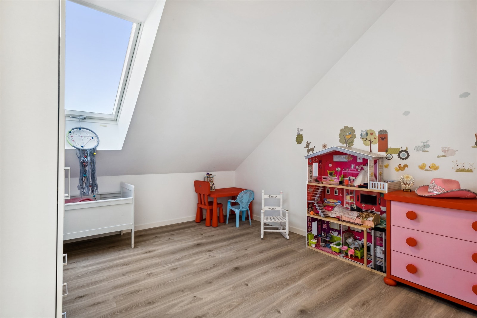 Soverom i loftetasje. Galleribilde