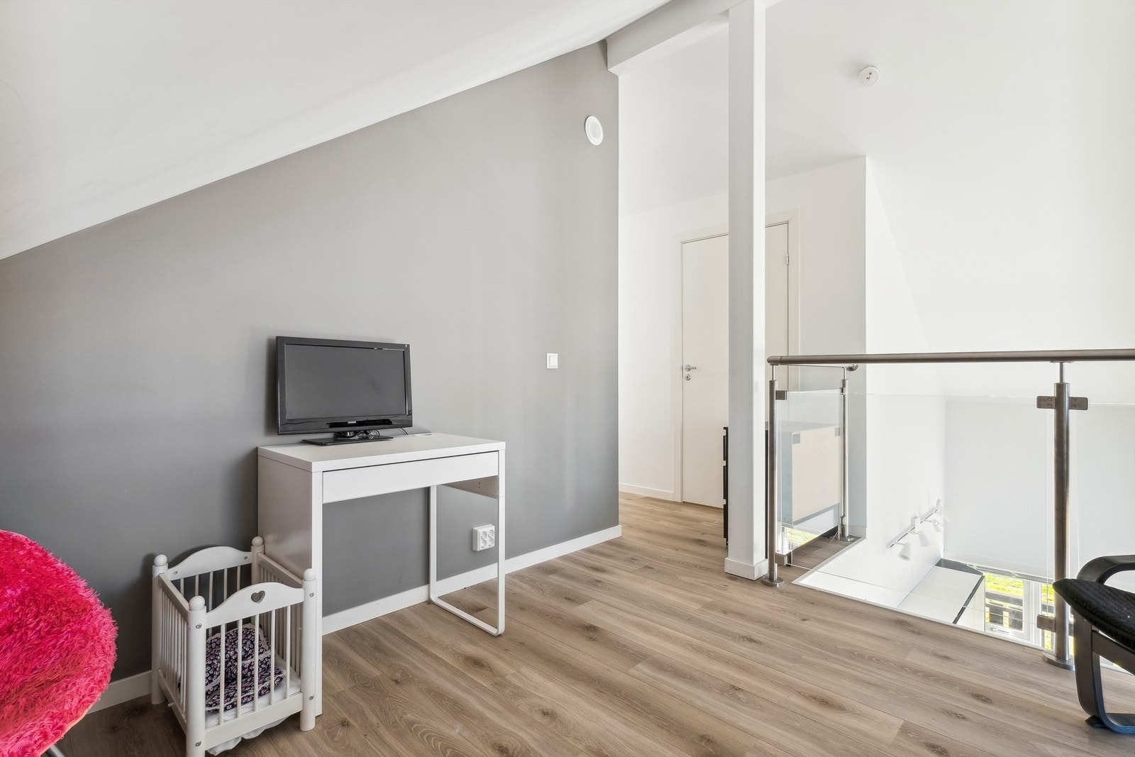 Loftsstue. Galleribilde