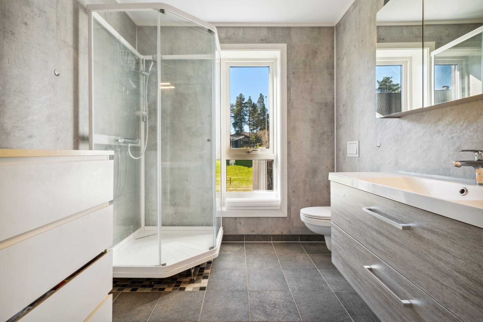 Bad i hovedplan. Galleribilde