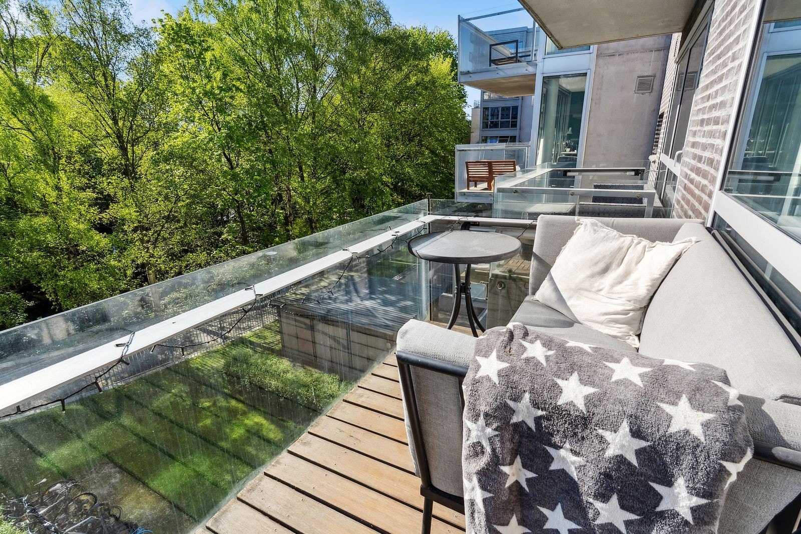 Hyggelig utsikt mot akerselva. Galleribilde