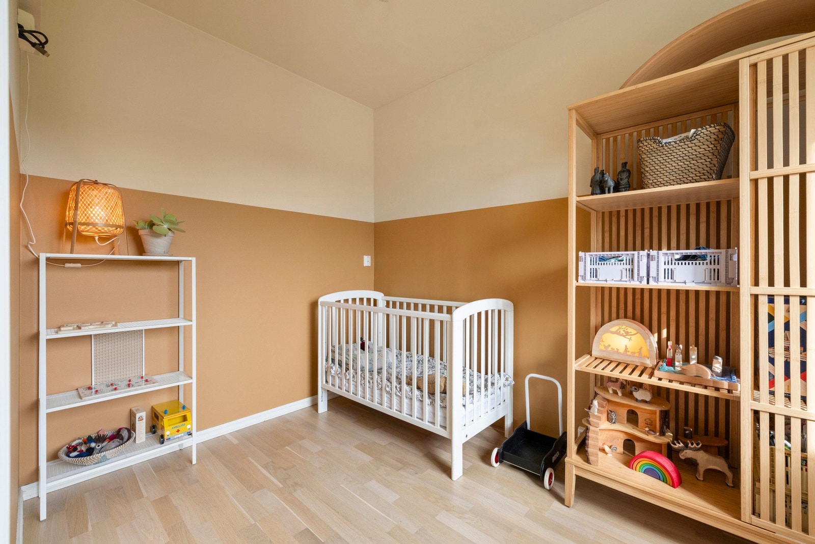 Det andre soverommet kan fungere godt som barnerom, kontor eller gjesterom Galleribilde