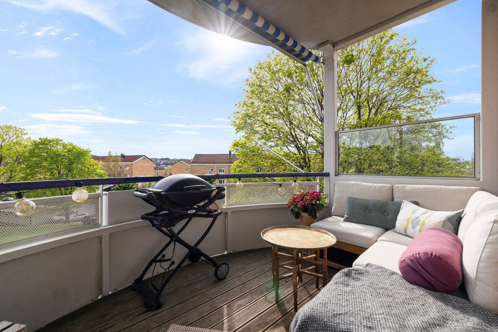 Her bys det på gode solforhold fra ca. kl. 10 til ca. kl. 20 om sommeren Galleribilde