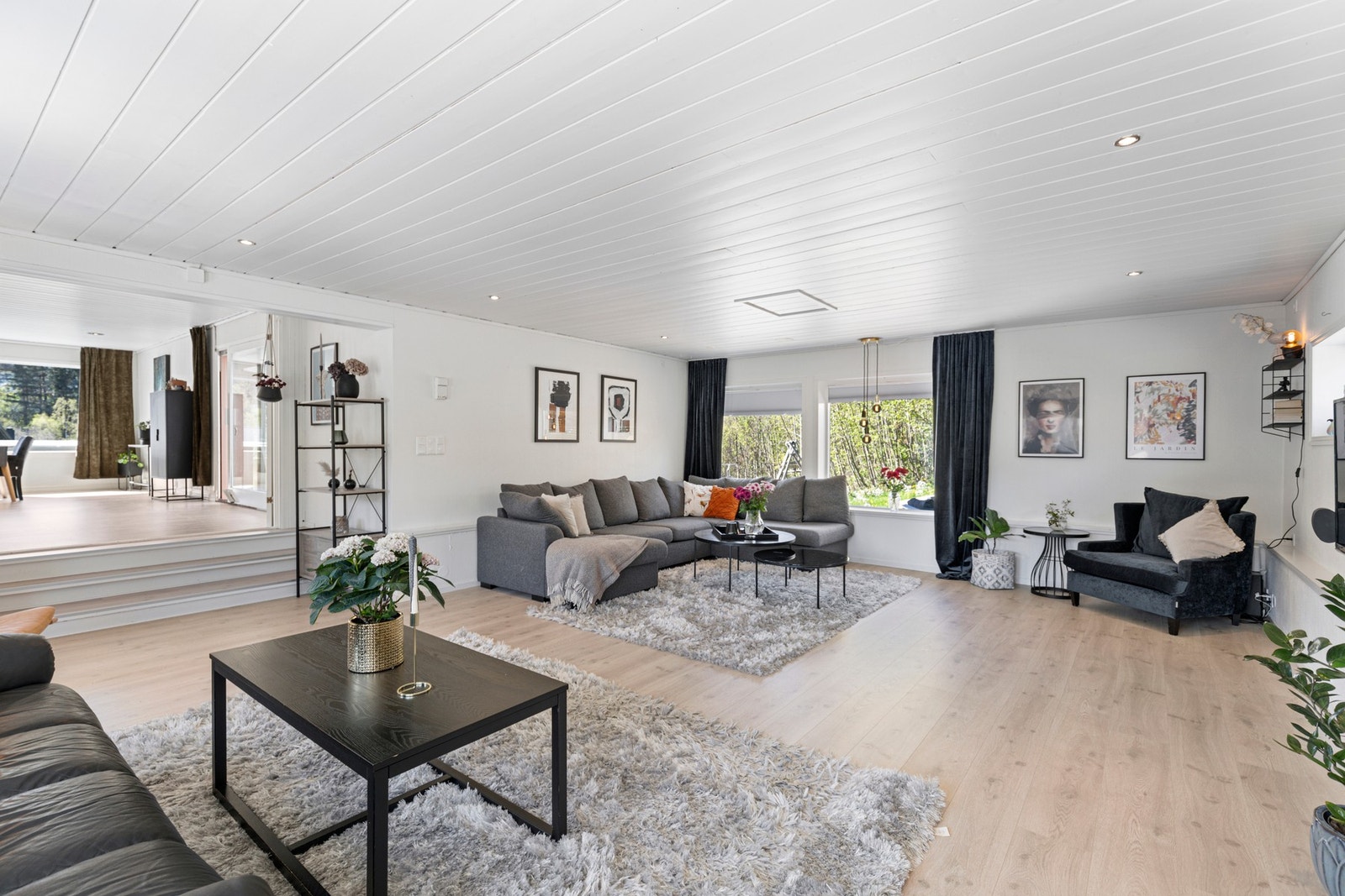 Lyse og tidsriktige overflater. Galleribilde