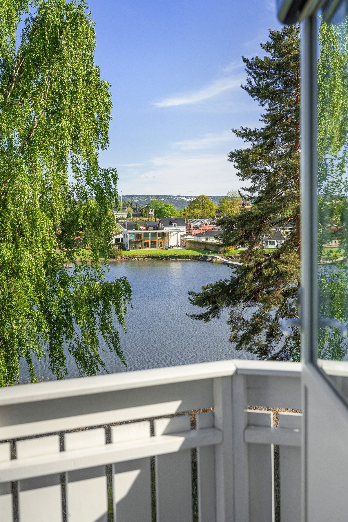 Utgang til balkong fra hovedsoverommet. Galleribilde