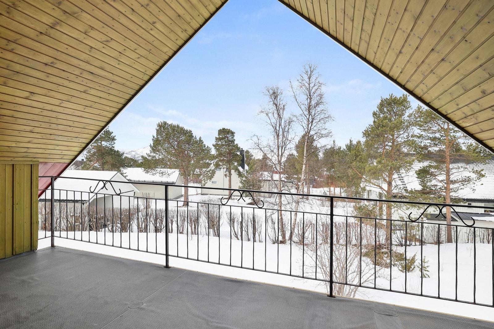 Balkong fra soverom, vestvendt. Galleribilde