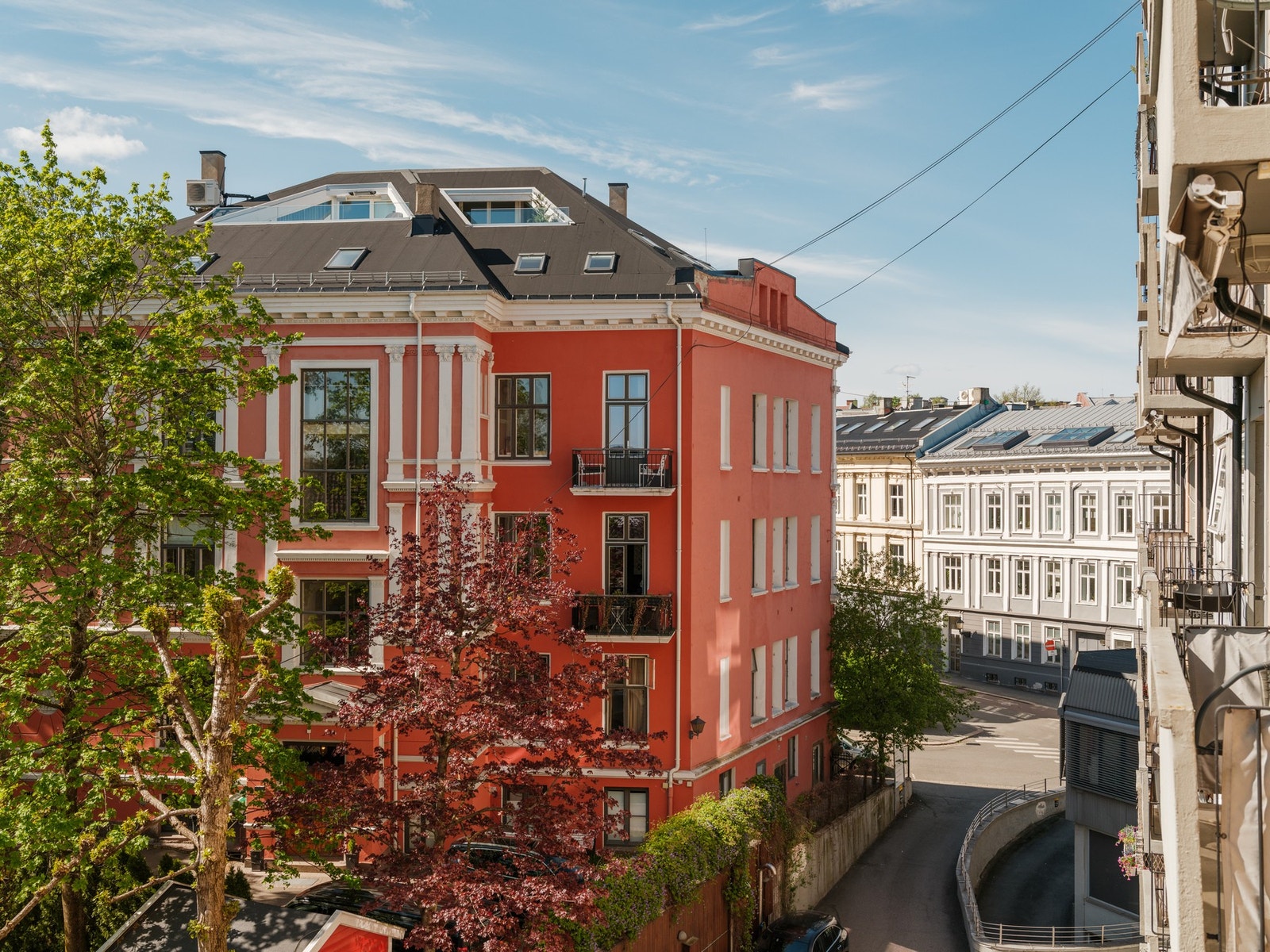 Med Bogstadveien/Hegdehaugsveien rett utenfor døren har du alle typer servicetilbud. Galleribilde