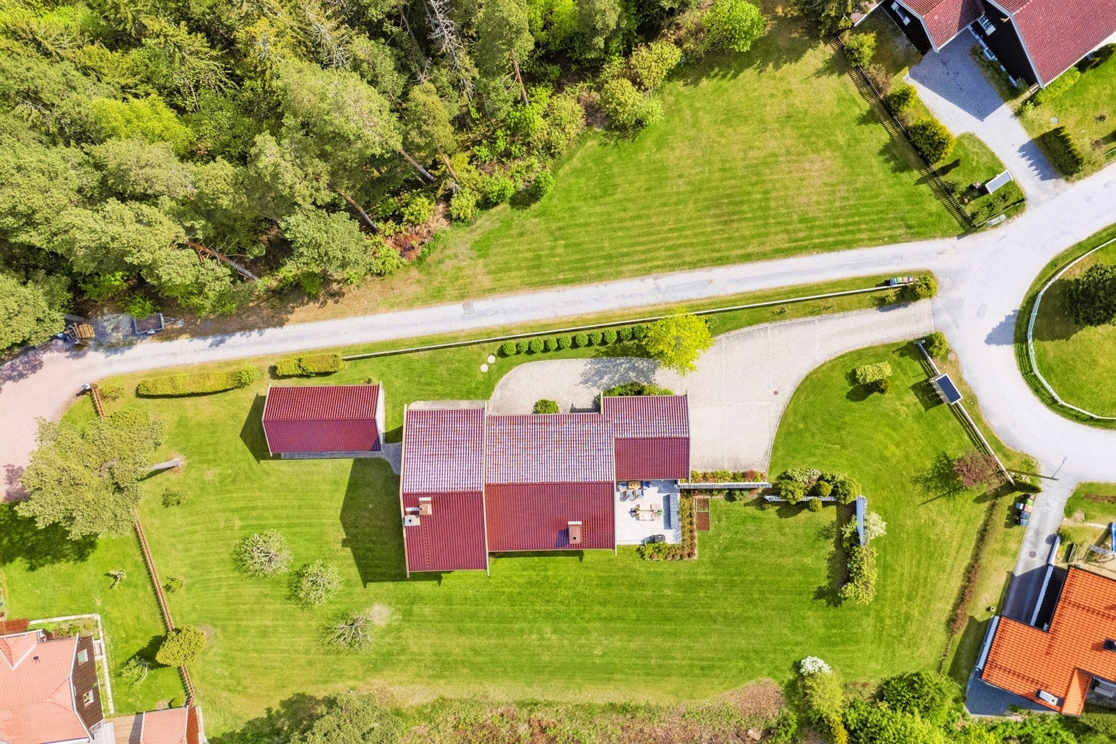 Her bor du høyt, fritt og usjenert med spektakulær utsikt over hele Hønefoss og naturen som omkranser byen. Galleribilde