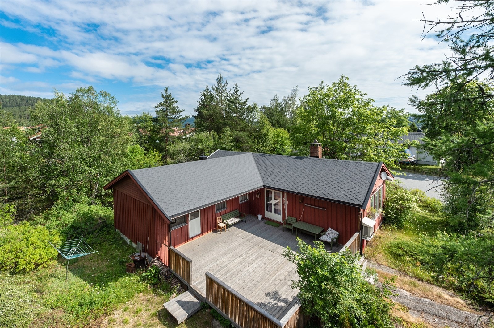 Awet Tella v/ EiendomsMegler 1 har gleden av å presentere Peder Ristvedts vei 16! Galleribilde