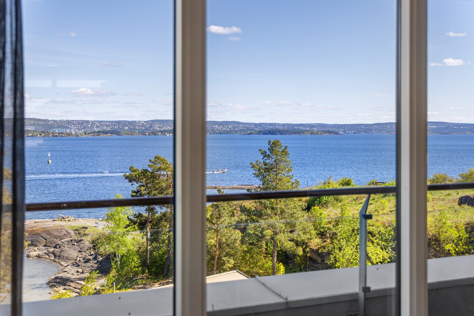 Utsikt fra stuen. Galleribilde