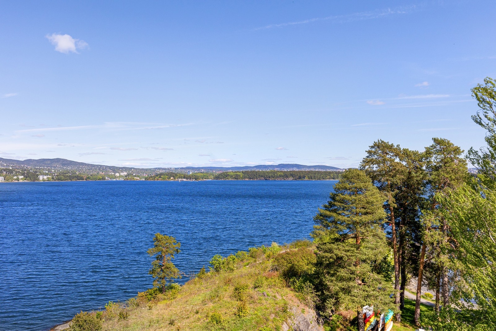 Nydelig utsikt fra nærmest alle rom i leiligheten. Galleribilde