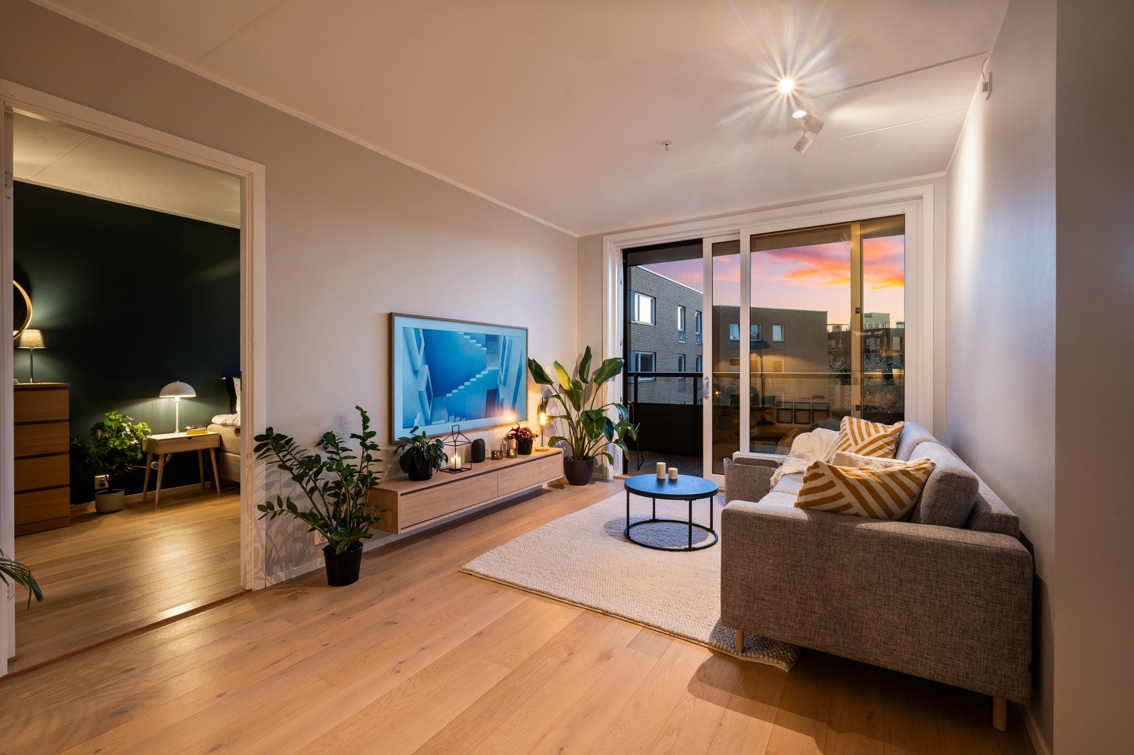 Fra stuen har du adgang til hovedsoverommet Galleribilde