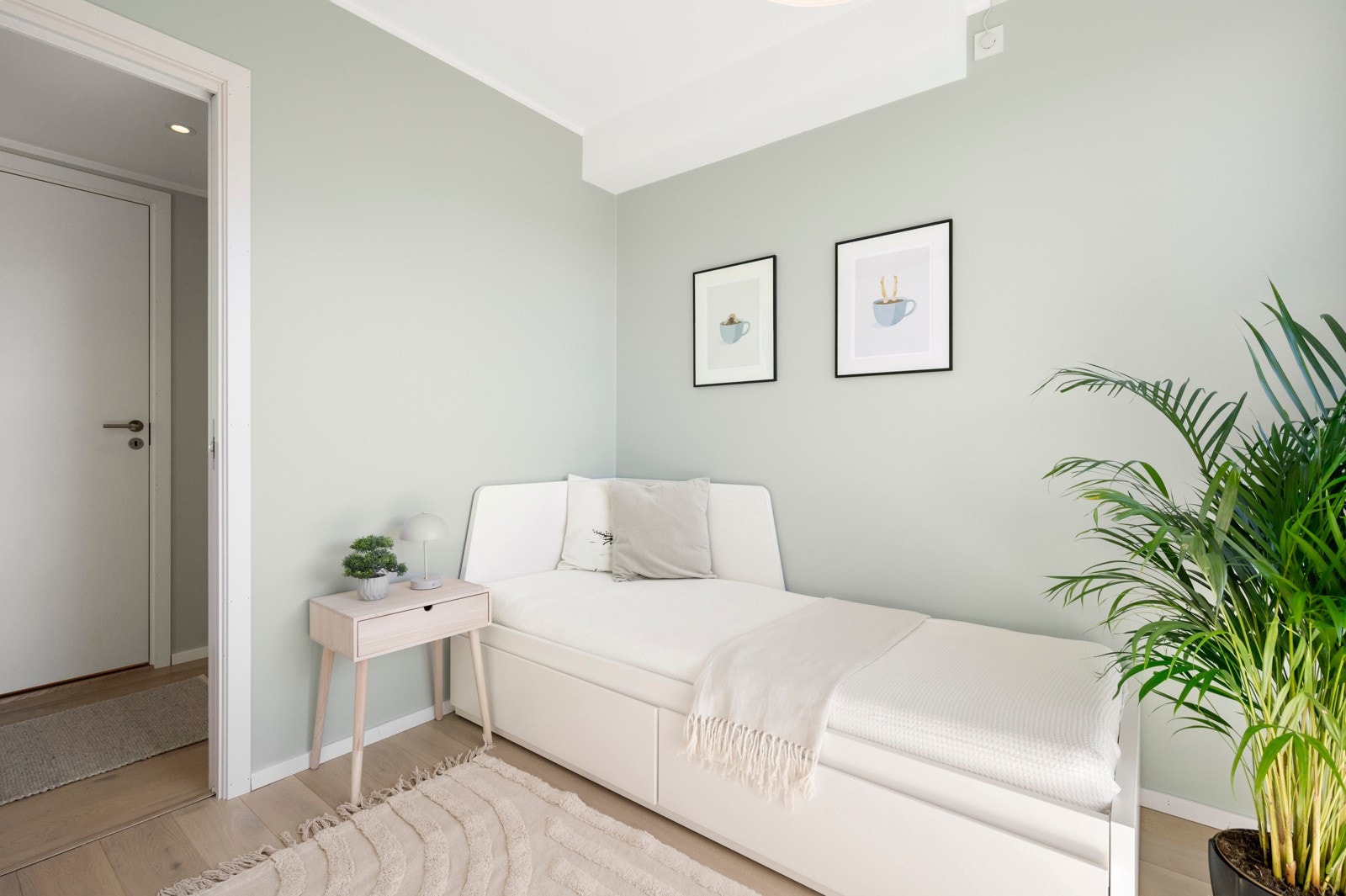 Boligens andre soverom er også av god størrelse Galleribilde