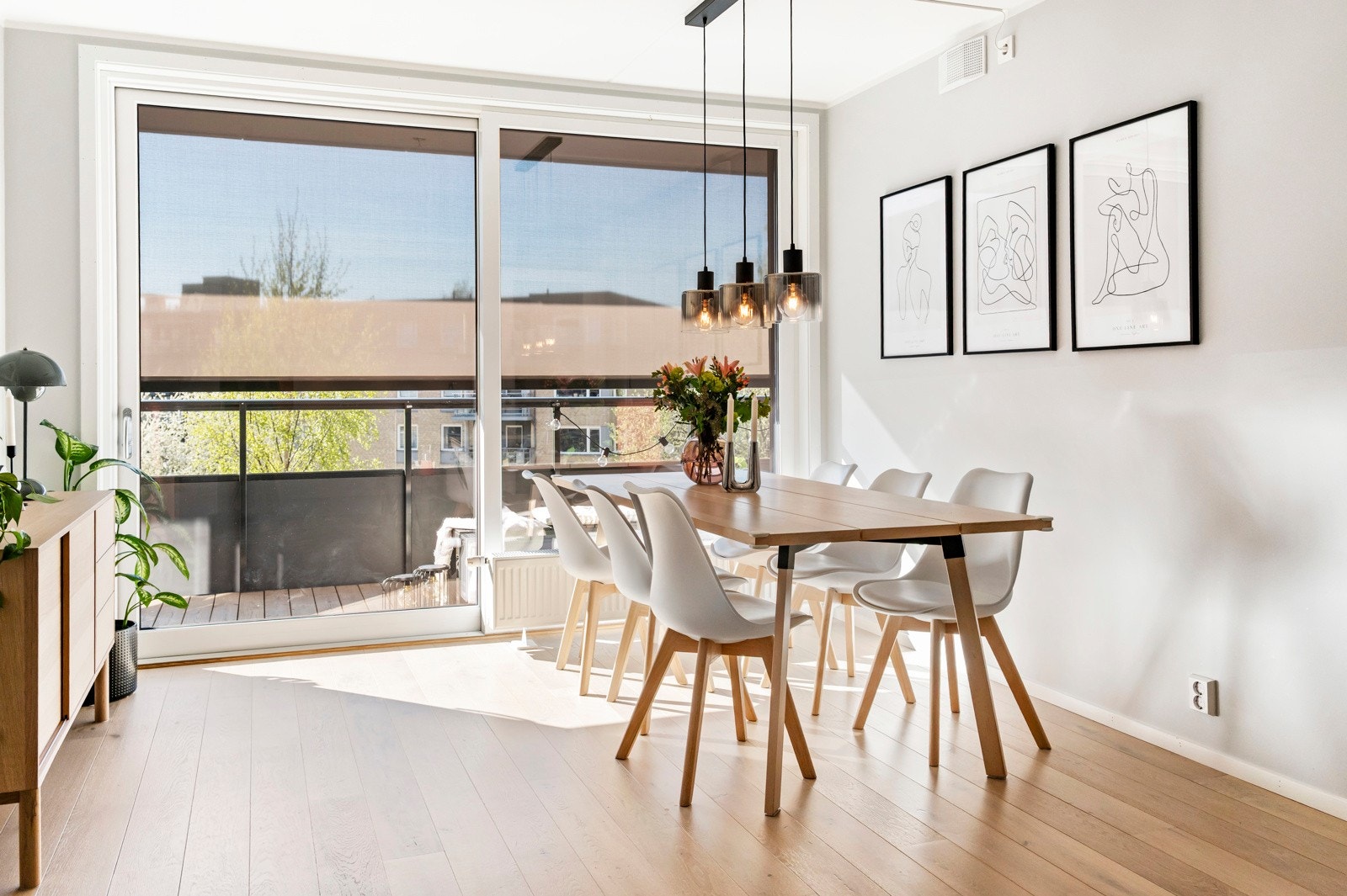 Moderne og innbydende 4-roms selveierleilighet med gjennomgående høy standard, gode planløsninger og en attraktiv beliggenhet Galleribilde