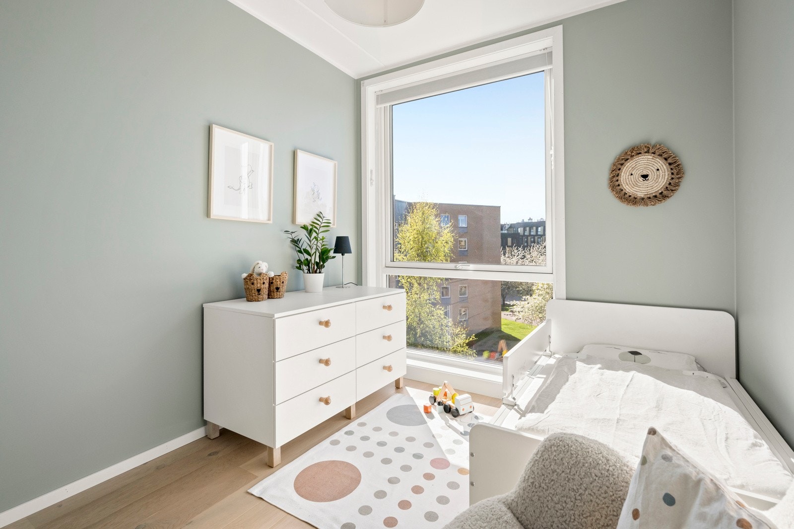 De to øvrige soverommene er ideelle som barnerom, gjesterom eller hjemmekontor Galleribilde