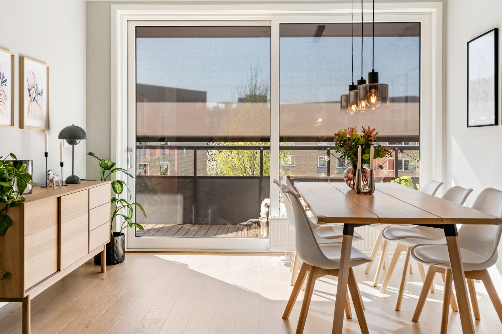 Her har du masse plass til å invitere gjester på middag Galleribilde