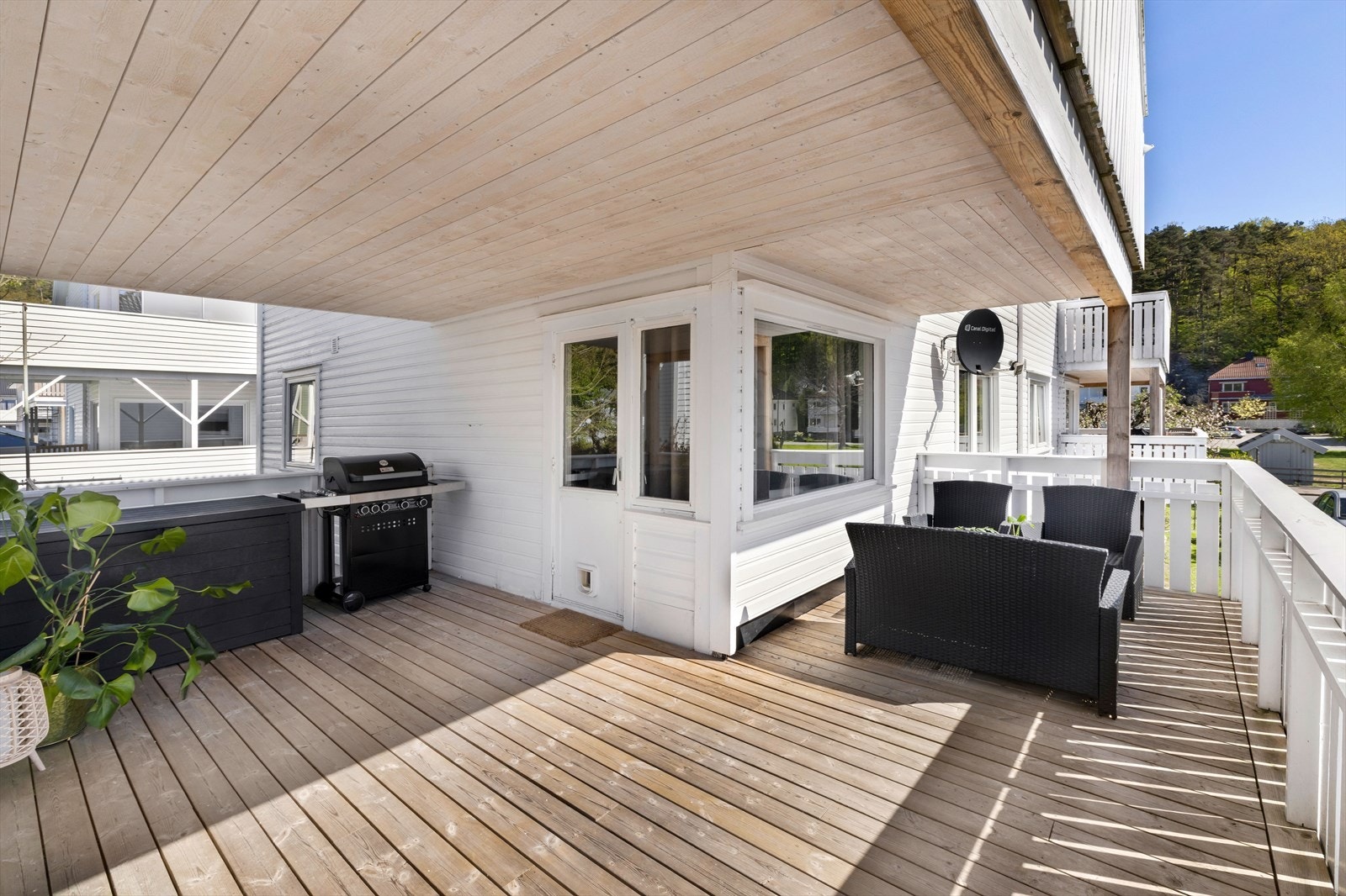 En- tiltalende og arealeffektiv selveierleilighet med god planløsning og svært attraktiv beliggenhet på Grim. Stor terrasse! Galleribilde